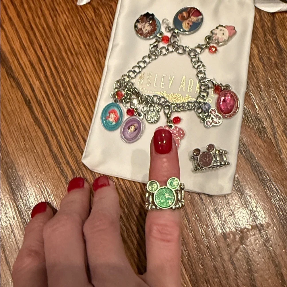Disney charm bracelet 8” 9 removable charms + 2 Mickey rings NEW